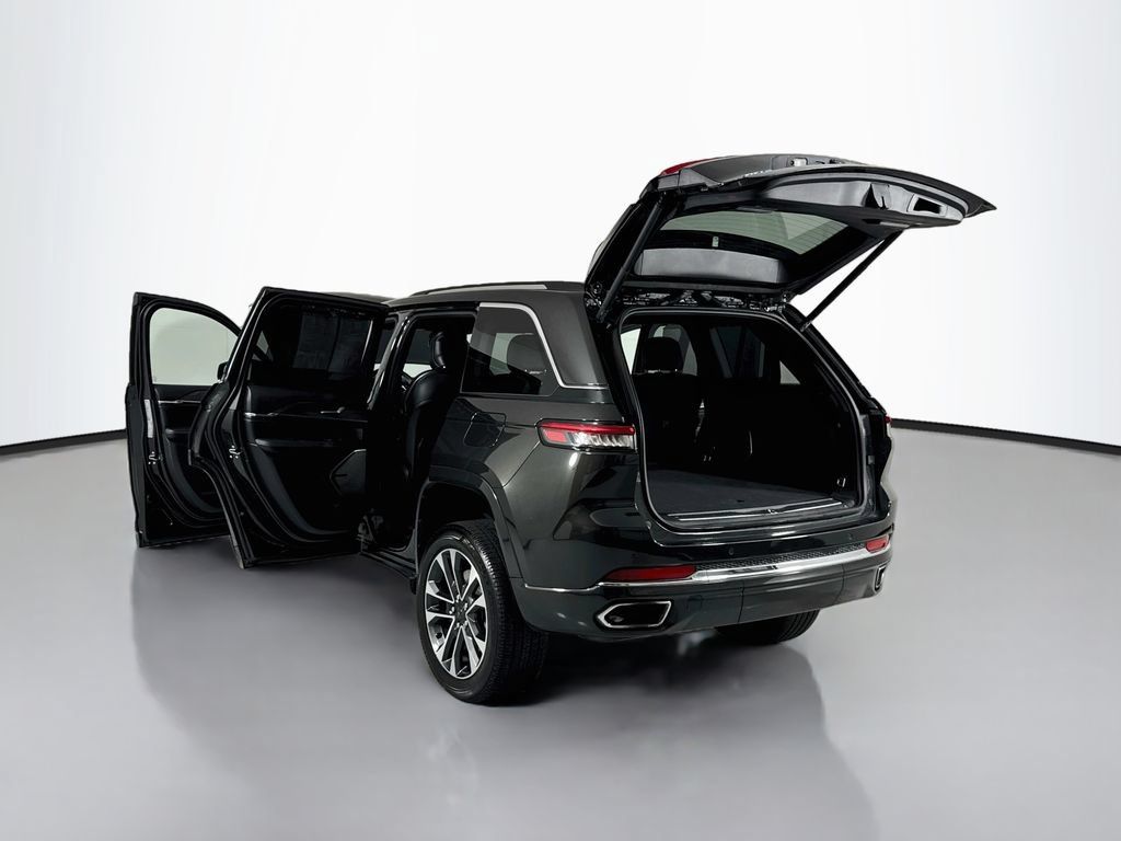 Used 2023 Jeep Grand Cherokee Overland w/ Advanced Protech Group III AWD/4WD image 26