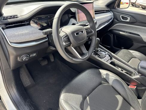 Used 2024 Jeep Compass Latitude AWD/4WD image 20