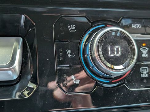 Used 2024 GMC Sierra 2500 Denali w/ Denali Reserve Package image 38