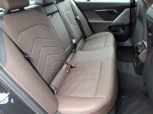 Used 2025 BMW i5 xDrive40 w/ M Sport Package image 21