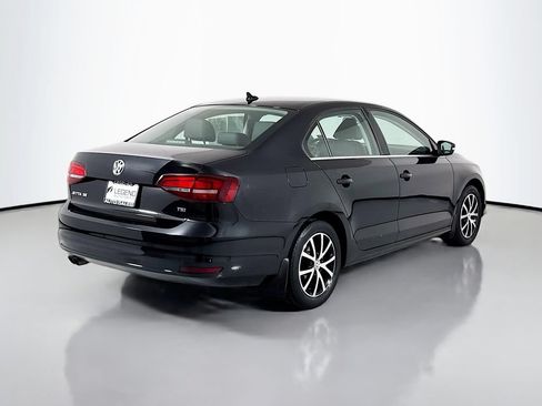 Used 2018 Volkswagen Jetta SE FWD image 6