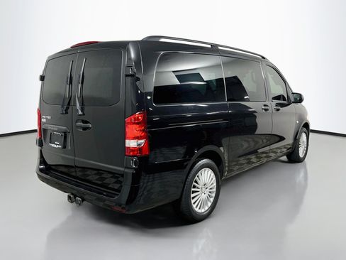 Used 2018 Mercedes-Benz Metris Passenger image 4