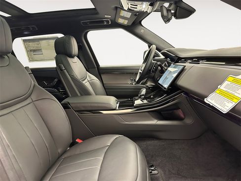 New 2026 Land Rover Range Rover Sport SE image 15