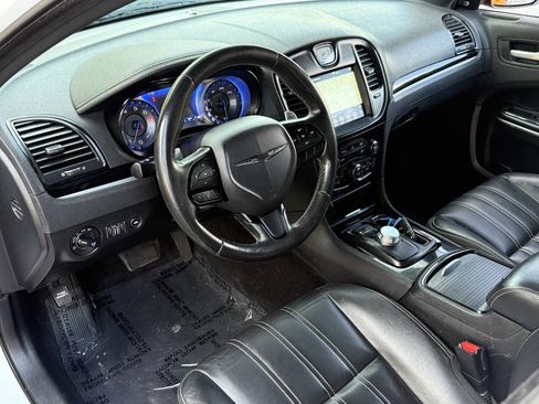 Used 2019 Chrysler 300 S RWD image 15