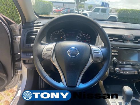 Used 2015 Nissan Altima 2.5 SV FWD image 14