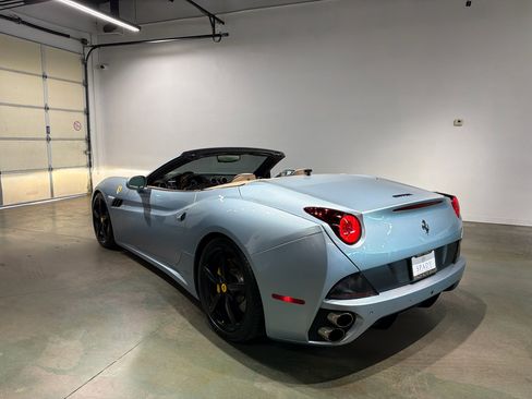Used 2013 Ferrari California image 34