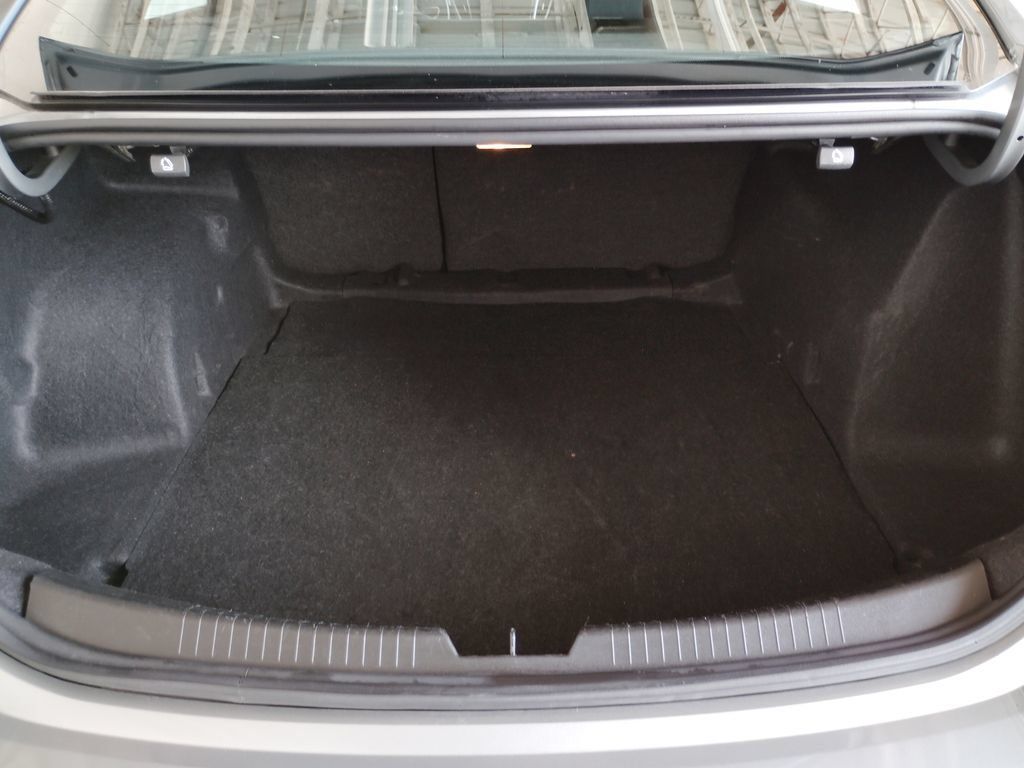 Used 2024 Chevrolet Malibu LS FWD image 17