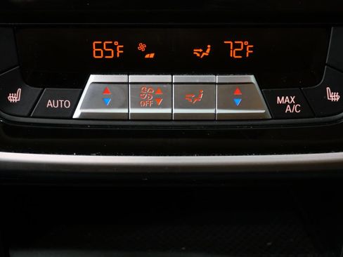Used 2024 BMW X5 xDrive50e AWD/4WD image 25