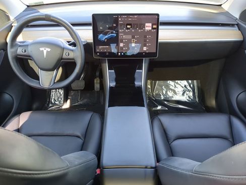 Used 2021 Tesla Model Y Long Range image 28