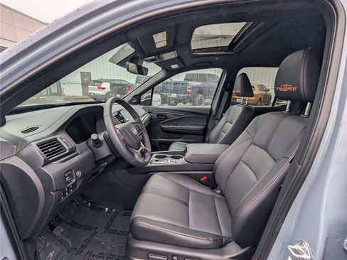 Used 2025 Honda Ridgeline TrailSport image 15