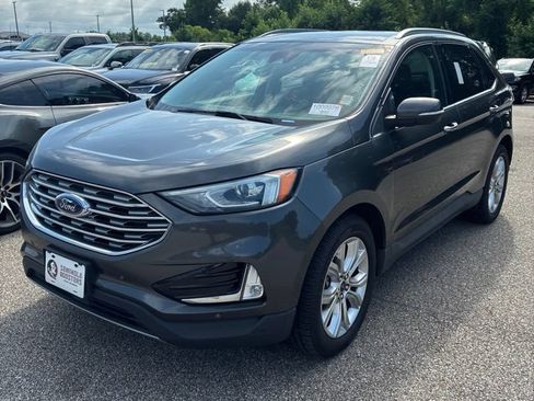 Used 2020 Ford Edge Titanium FWD image 2