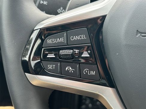 Used 2025 BMW 330i Sedan image 39