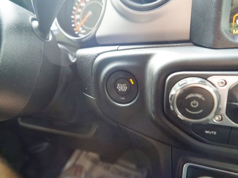 Used 2021 Jeep Wrangler Unlimited Sport AWD/4WD image 20