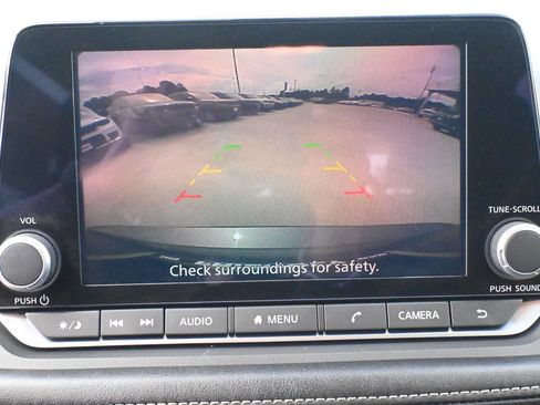 Used 2024 Nissan Rogue S AWD/4WD image 17