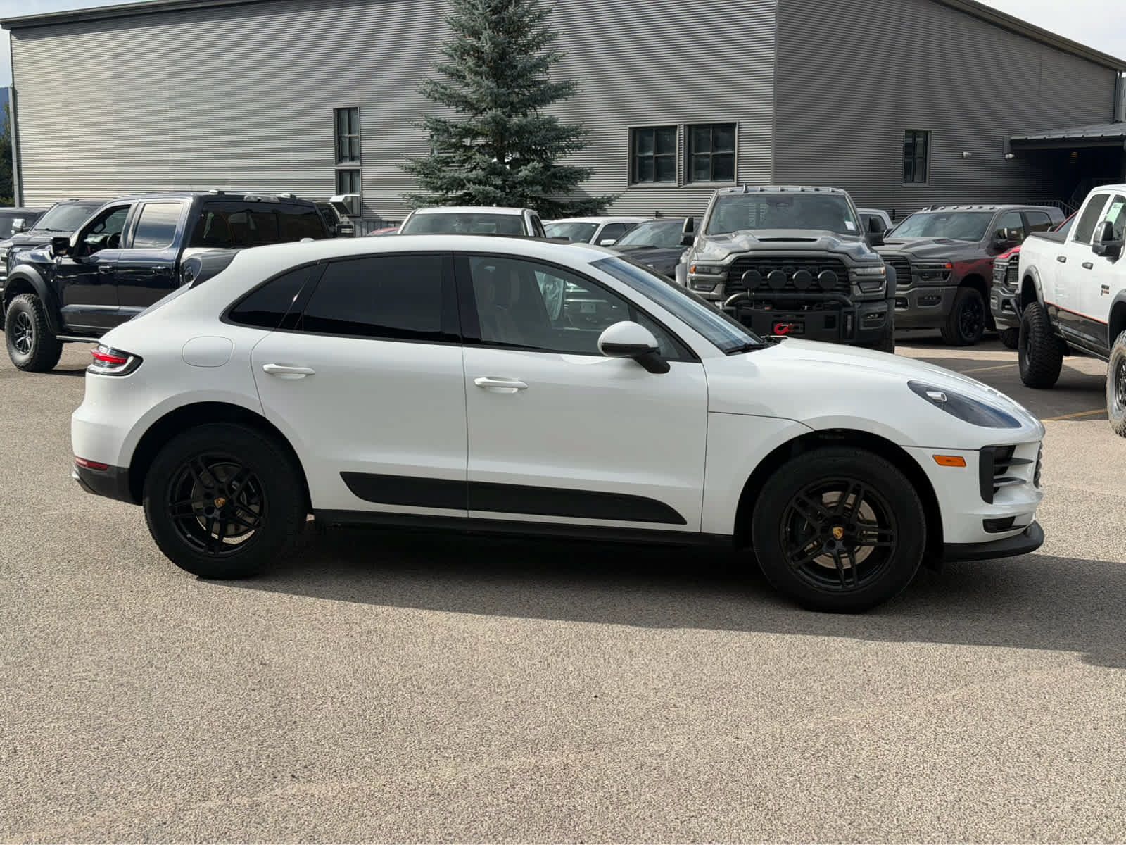 Used 2019 Porsche Macan AWD/4WD image 7