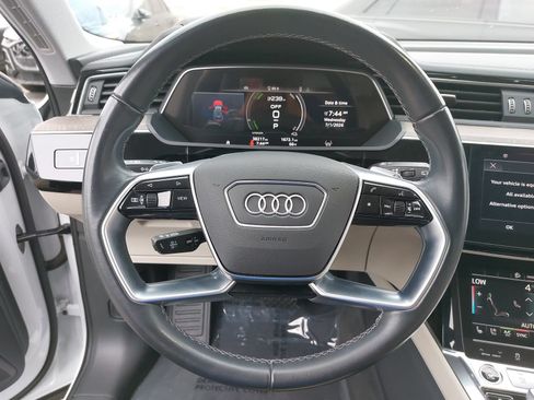 Used 2024 Audi Q8 e-tron Premium Plus w/ Premium Plus Package AWD/4WD image 19
