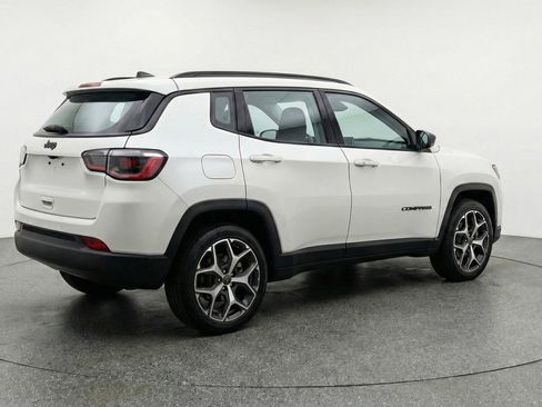 Used 2025 Jeep Compass Limited AWD/4WD image 9