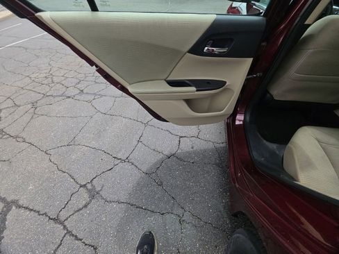Used 2016 Honda Accord LX image 23