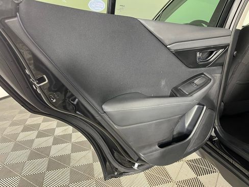 Used 2023 Subaru Outback Premium AWD/4WD image 12