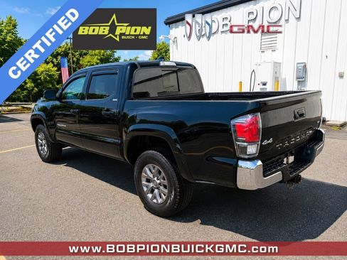 Used 2018 Toyota Tacoma SR5 AWD/4WD image 4