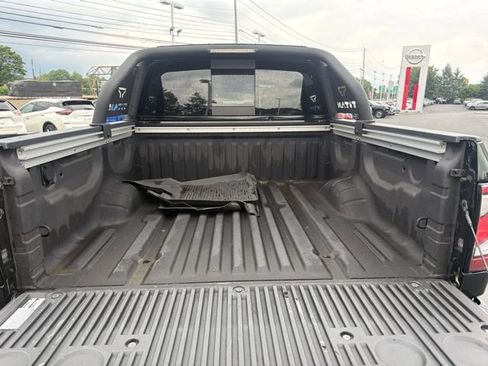 Used 2023 Nissan Titan PRO-4X w/ Pro-4x Convenience Package AWD/4WD image 7