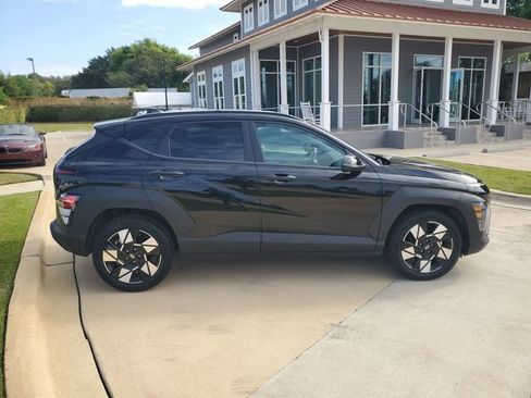 Used 2025 Hyundai Kona SEL FWD image 9
