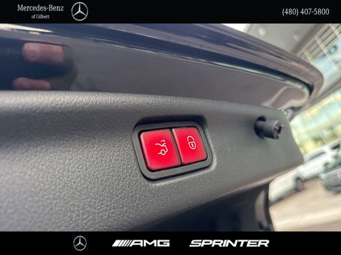 Used 2023 Mercedes-Benz C 300 Sedan image 6