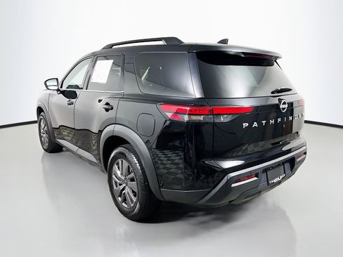 Used 2024 Nissan Pathfinder SV FWD image 8