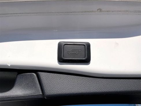 Used 2019 Toyota RAV4 XLE w/ Convenience Package image 36