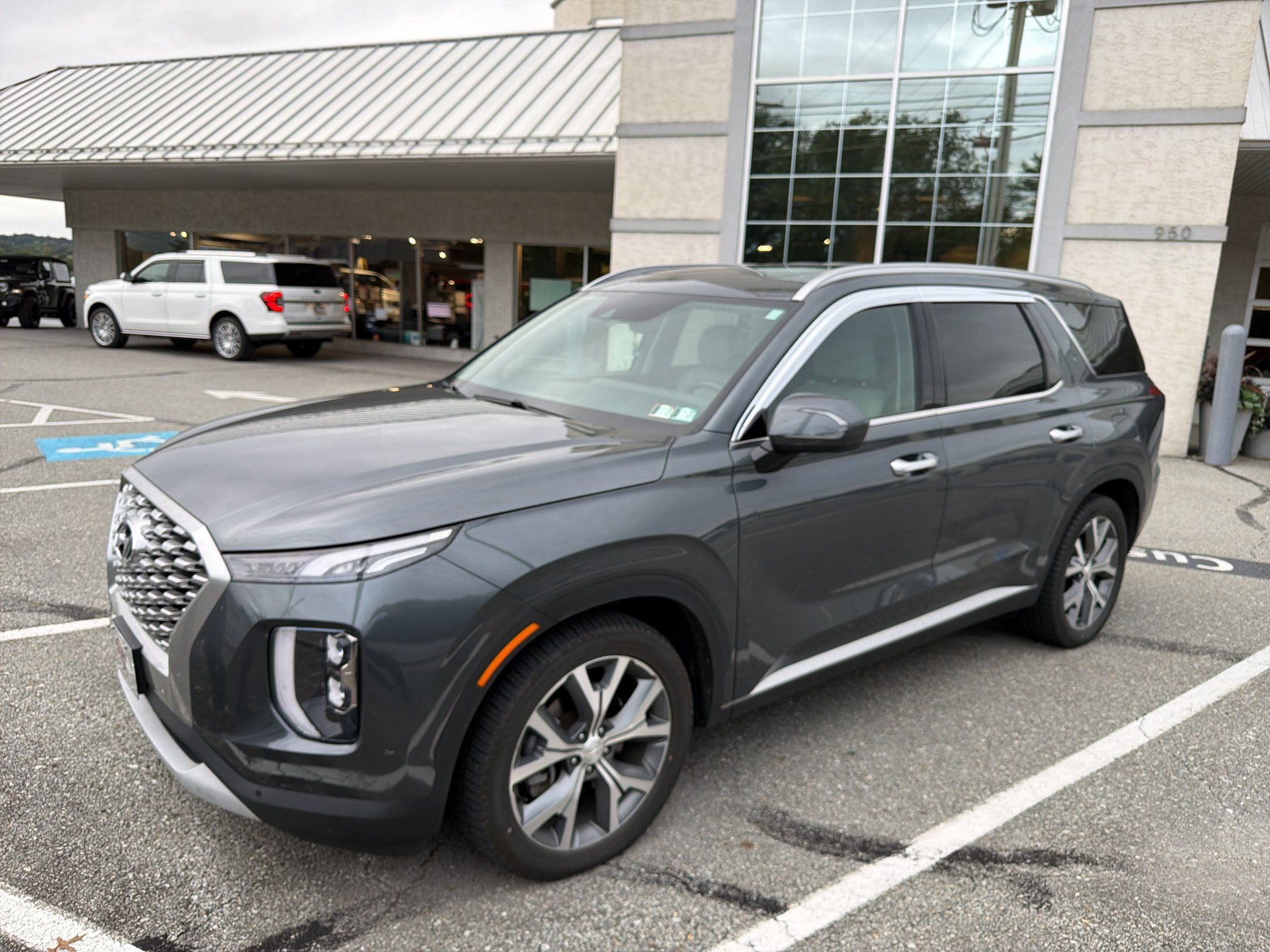 Used 2021 Hyundai Palisade SEL w/ Convenience Package AWD/4WD image 2