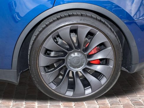 Used 2022 Tesla Model Y Performance AWD/4WD image 37