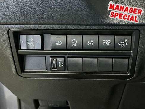 Used 2023 Toyota Tundra SR5 w/ SR5 Convenience Package AWD/4WD image 11