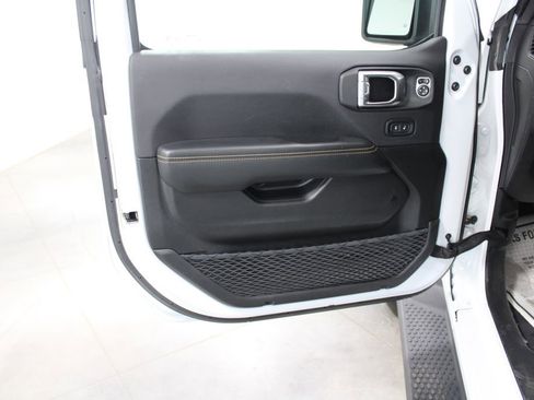 Used 2024 Jeep Wrangler Sahara image 26