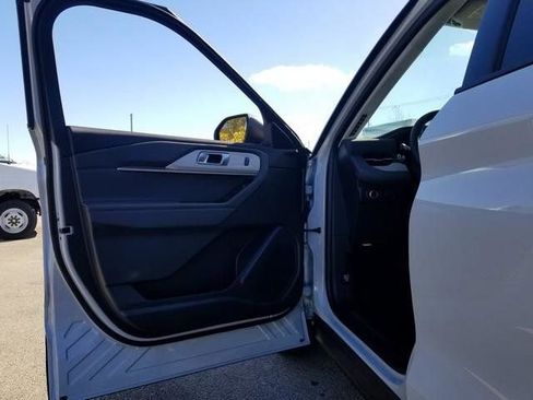 New 2026 Ford Explorer Active AWD/4WD image 13