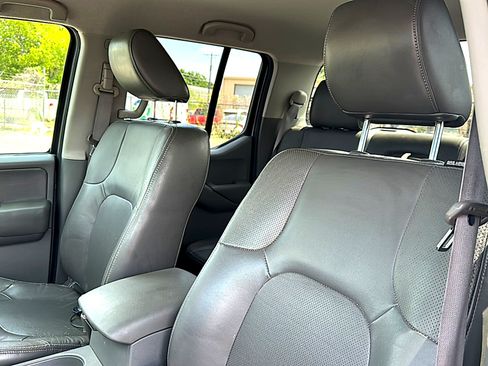 Used 2010 Nissan Frontier LE w/ LE Value Truck Pkg RWD image 14