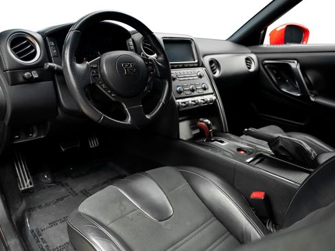 Used 2015 Nissan GT-R Premium AWD/4WD image 43