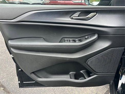 New 2025 Jeep Grand Cherokee Altitude image 14