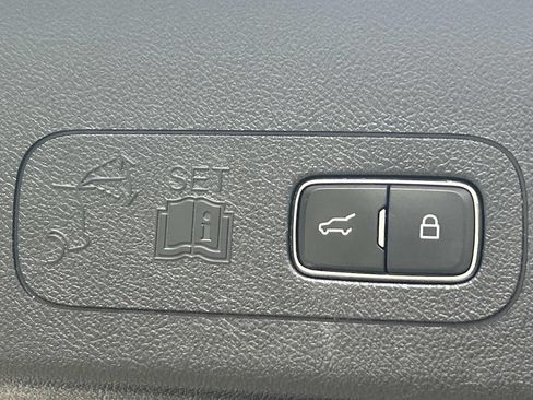 Used 2021 Lincoln Aviator Reserve AWD/4WD image 15