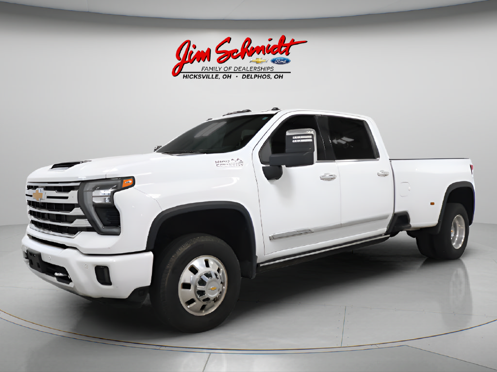 Used 2025 Chevrolet Silverado 3500 High Country w/ High Country Premium Package AWD/4WD image 2