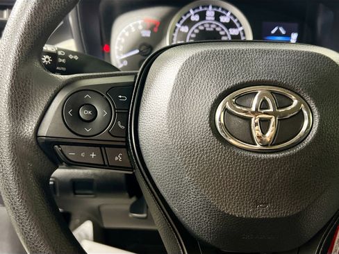 Used 2022 Toyota Corolla LE image 18