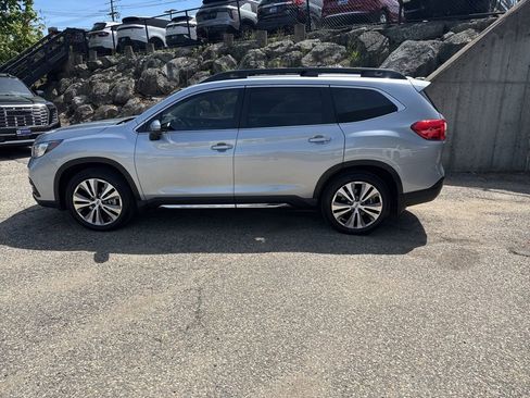 Used 2022 Subaru Ascent Limited w/ Technology Package AWD/4WD image 2