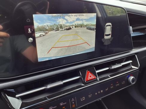 New 2025 Kia Niro EX Touring image 27