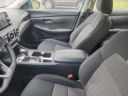 Used 2025 Nissan Sentra SV FWD image 10