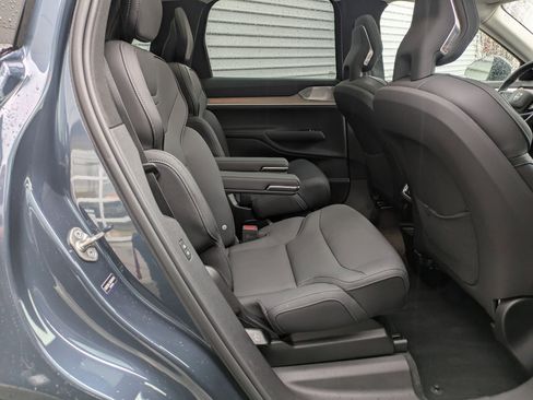 Used 2025 Volvo EX90 Ultra image 22