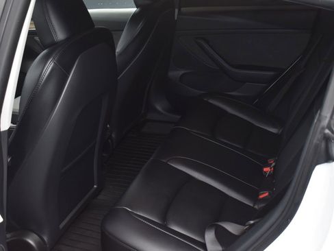 Used 2023 Tesla Model 3 Standard Range image 8