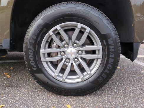 Used 2023 Chevrolet Colorado LT w/ LT Convenience Package III image 11