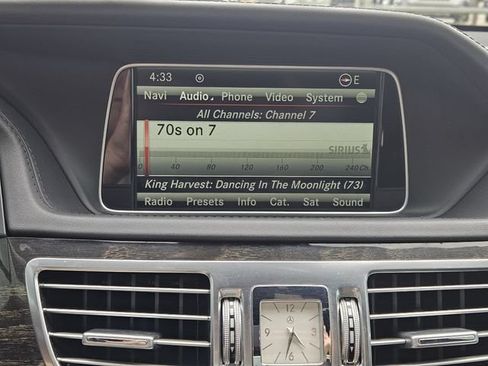 Used 2015 Mercedes-Benz E 400 Sedan image 15