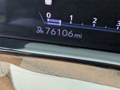 Used 2023 Cadillac Escalade ESV Sport Platinum w/ LPO, ONYX Package image 21