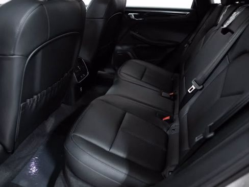 Certified 2026 Porsche Macan AWD/4WD image 36
