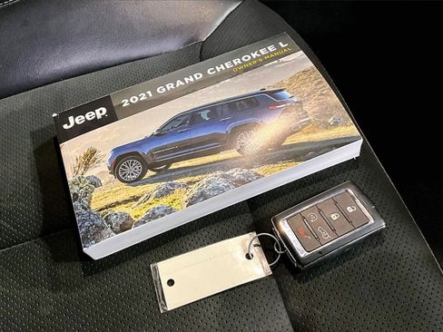 Used 2021 Jeep Grand Cherokee L Laredo image 35